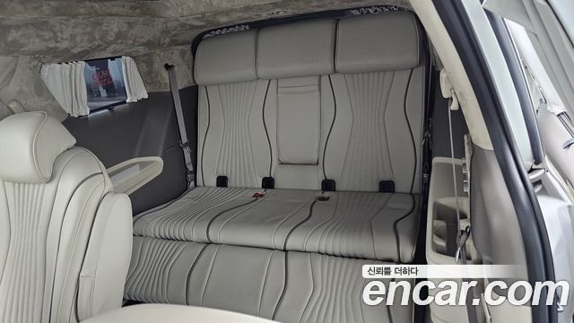 Kia Carnival (IV) Gasoline 9-seater Limousine(Special vehicle) 2023 — фото 12