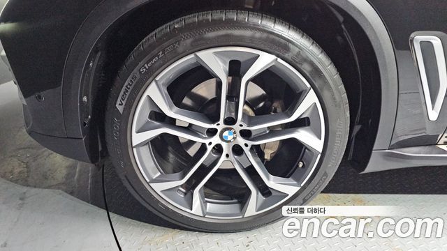 BMW X5 (G05) xDrive 40i xLine 2022 — фото 5