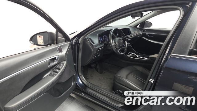 Hyundai Sonata Hybrid (DN8) Premium Family 2021 — фото 10