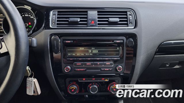 Volkswagen Jetta 2.0 TDI BlueMotion 6th 2015 — фото 19
