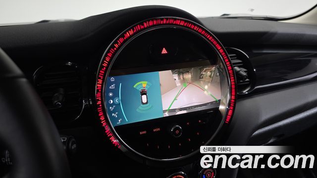 MINI Cooper 5Door Classic Third Generation 2023 — фото 16