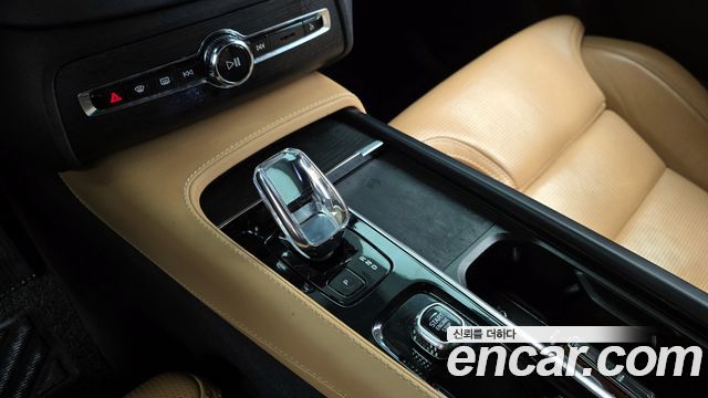 Volvo XC90 (II) B6 Ultimate Bright 2023 — фото 9