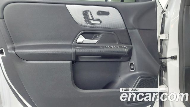 Mercedes-Benz GLB-Class (X247) GLB200 d 2021 — фото 19