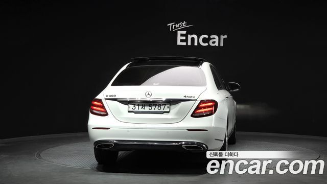 Mercedes-Benz E-Class (W213) E300 4MATIC Exclusive 2019 — фото 4