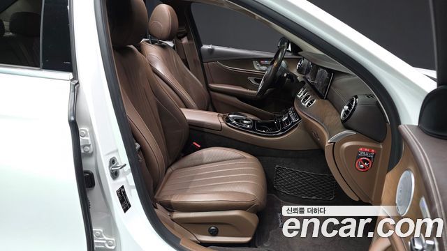 Mercedes-Benz E-Class (W213) E300 4MATIC Exclusive 2019 — фото 10