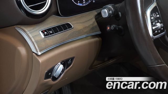 Mercedes-Benz E-Class (W213) E300 4MATIC Exclusive 2019 — фото 16