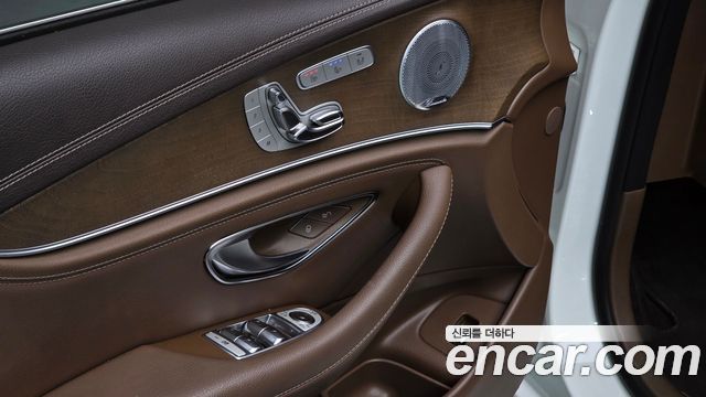 Mercedes-Benz E-Class (W213) E300 4MATIC Exclusive 2019 — фото 17