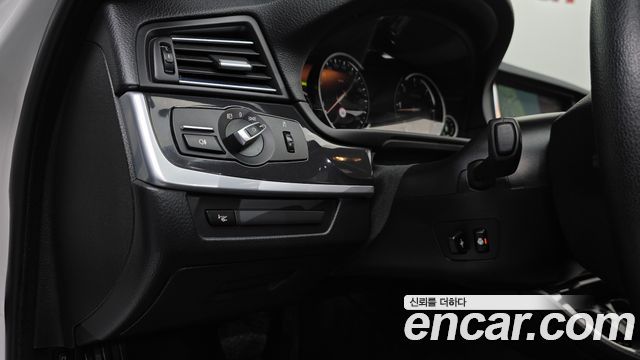BMW 5 Series (F10) 520d xDrive 2014 — фото 18