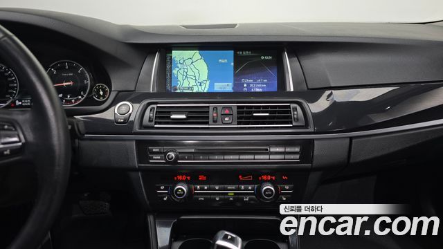 BMW 5 Series (F10) 520d xDrive 2014 — фото 19