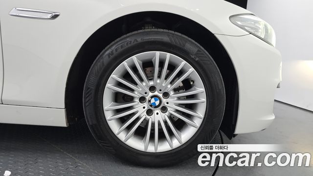 BMW 5 Series (F10) 520d xDrive 2014 — фото 24