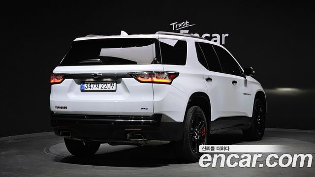 Chevrolet Traverse 3.6 AWD Redline 2021 — фото 2