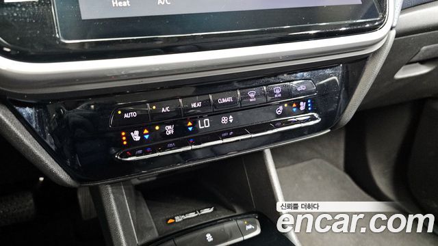 Chevrolet Bolt EUV Premier 2022 — фото 15