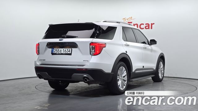 Ford Explorer (VI) 2.3 LimIted 4WD 2021 — фото 2