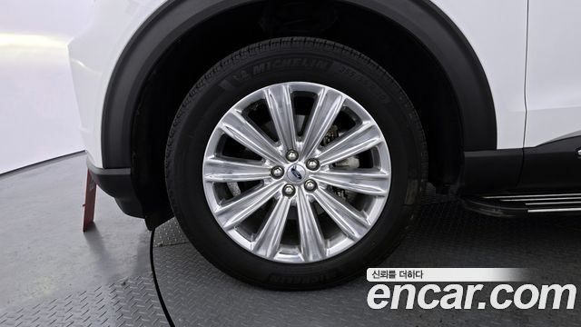Ford Explorer (VI) 2.3 LimIted 4WD 2021 — фото 5