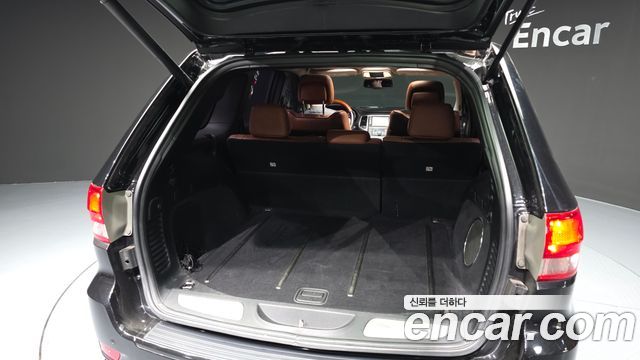 Jeep Grand Cherokee 3.0 Diesel Overland WK2 2012 — фото 20