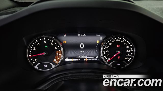 Jeep Renegade 2.4 Limited 2019 — фото 8