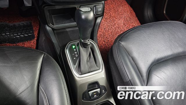 Jeep Renegade 2.4 Limited 2019 — фото 9