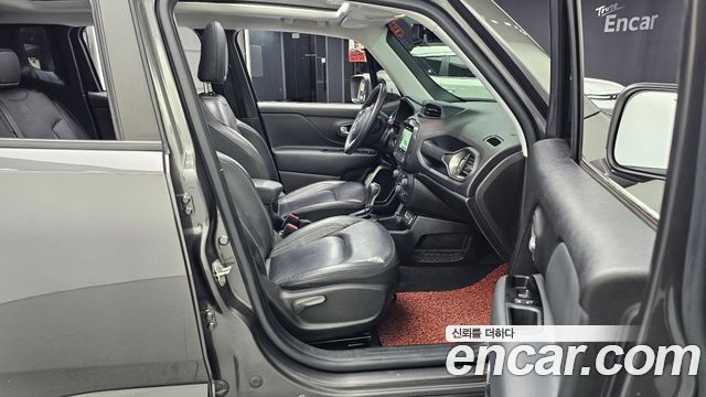 Jeep Renegade 2.4 Limited 2019 — фото 11