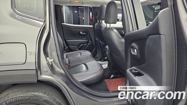 Jeep Renegade 2.4 Limited 2019 — фото 12