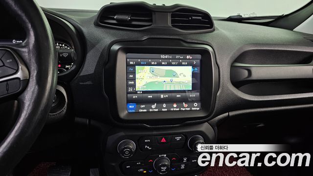 Jeep Renegade 2.4 Limited 2019 — фото 14
