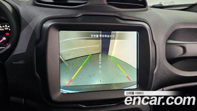 Jeep Renegade 2.4 Limited 2019 — фото 15