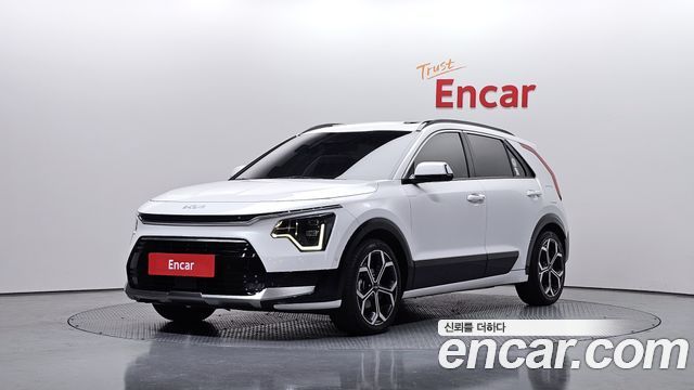 Kia Niro Signature 2023 — фото 1