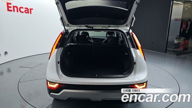 Kia Niro Signature 2023 — фото 20