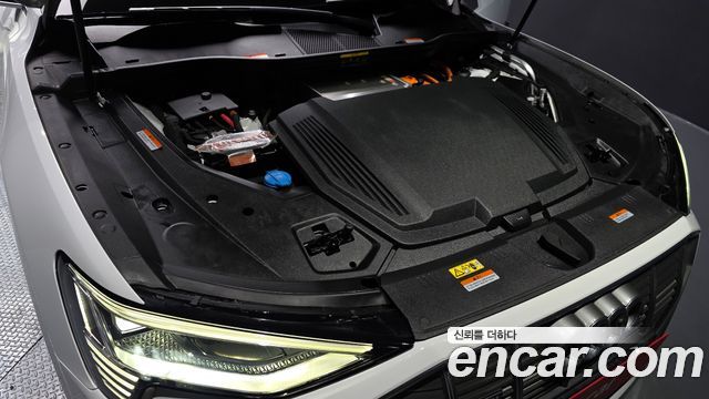 Audi e-tron 55 Quattro Sportback 2021 — фото 6