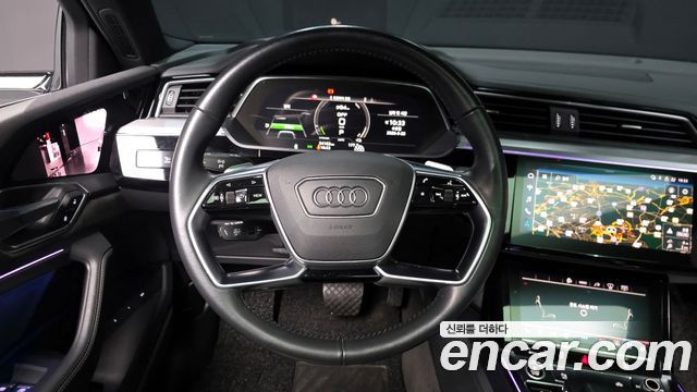 Audi e-tron 55 Quattro Sportback 2021 — фото 13