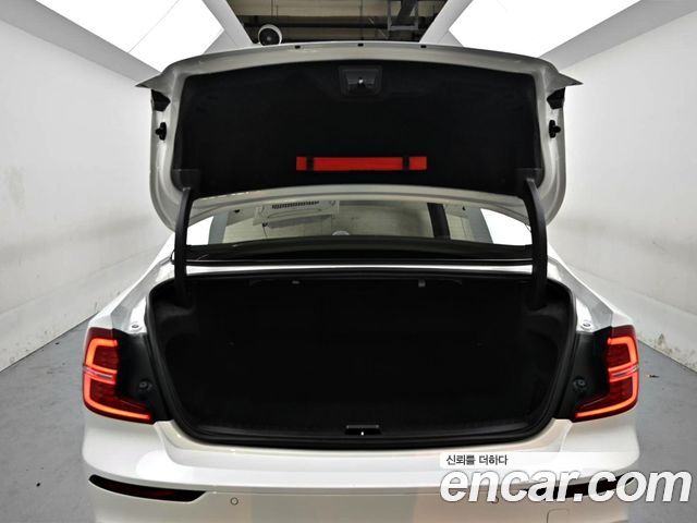 Volvo S60 (III) B5 Ultimate Bright 2024 — фото 4