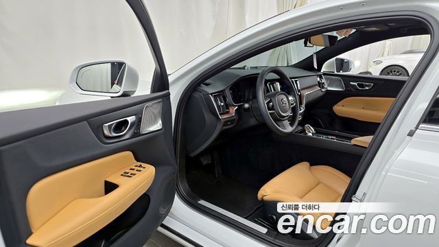 Volvo S60 (III) B5 Ultimate Bright 2024 — фото 10