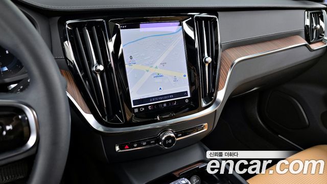Volvo S60 (III) B5 Ultimate Bright 2024 — фото 19