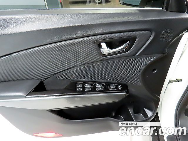KG Mobility (SsangYong) Very New Tivoli Gasoline 1.5 2WD V3 2022 — фото 19