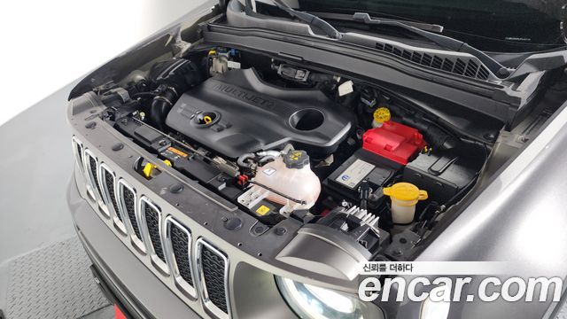 Jeep Renegade 1.6 Diesel Limited 2020 — фото 6