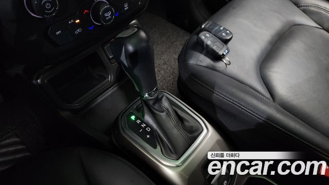 Jeep Renegade 1.6 Diesel Limited 2020 — фото 9