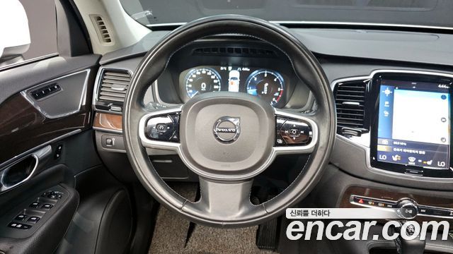 Volvo XC90 (II) D5 Momentum 2019 — фото 17