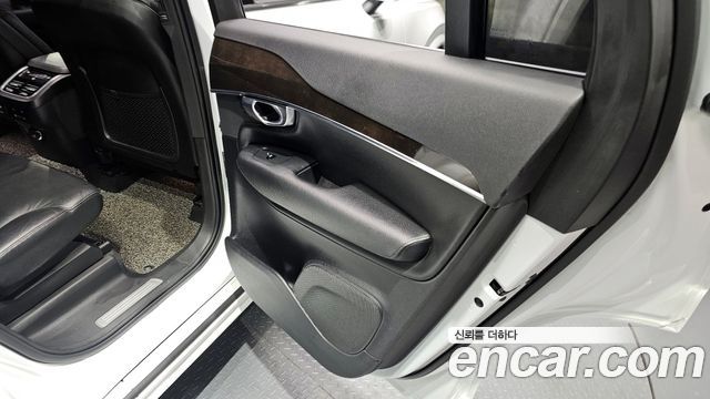 Volvo XC90 (II) D5 Momentum 2019 — фото 38