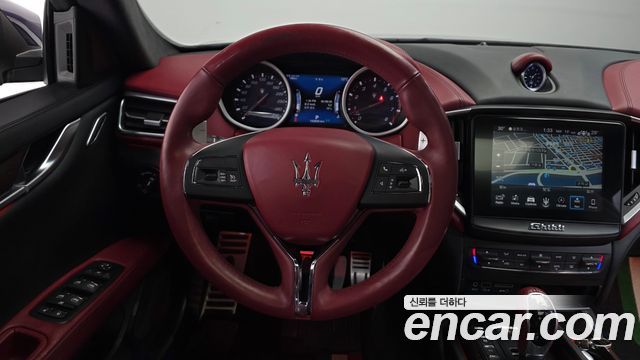 Maserati Ghibli 3.0 GranLusso 3rd 2018 — фото 13