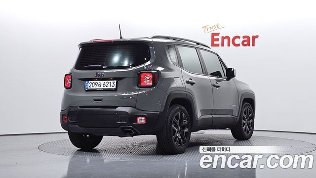 Jeep Renegade 1.3 Limited 2022 — фото 2