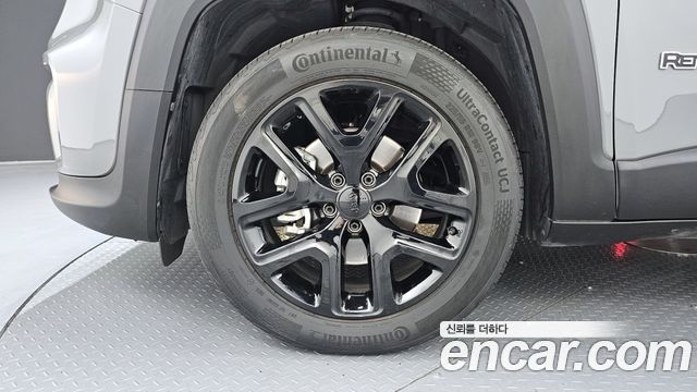 Jeep Renegade 1.3 Limited 2022 — фото 5