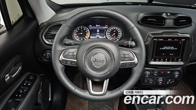 Jeep Renegade 1.3 Limited 2022 — фото 16