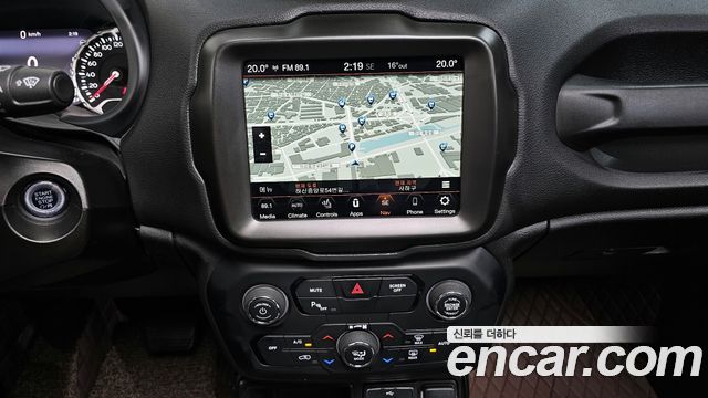 Jeep Renegade 1.3 Limited 2022 — фото 17