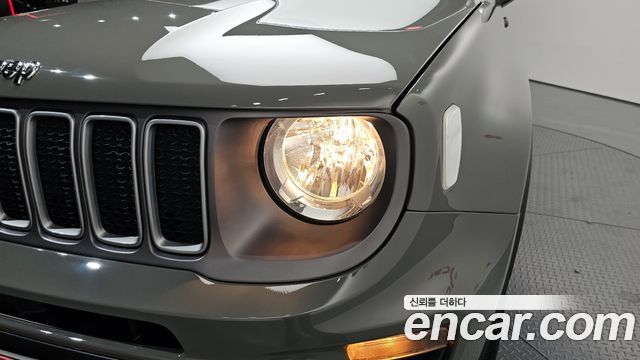 Jeep Renegade 1.3 Limited 2022 — фото 28