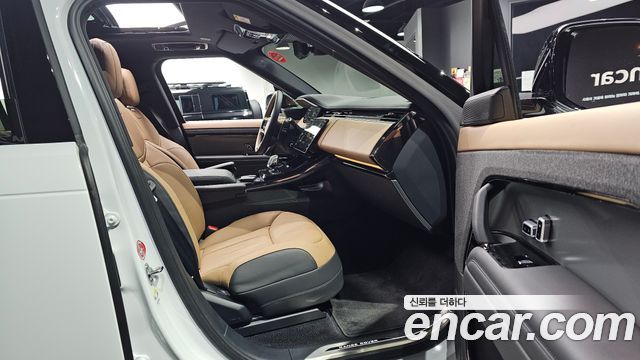 Land Rover Range Rover Sport (III) P550E Dynamic HSE 2025 — фото 10