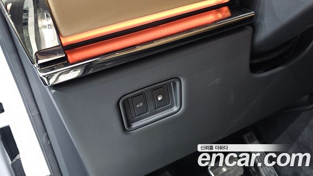 Land Rover Range Rover Sport (III) P550E Dynamic HSE 2025 — фото 16