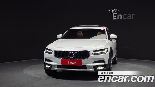 Volvo V90 Cross Country T5 Pro AWD 2019 — фото 3