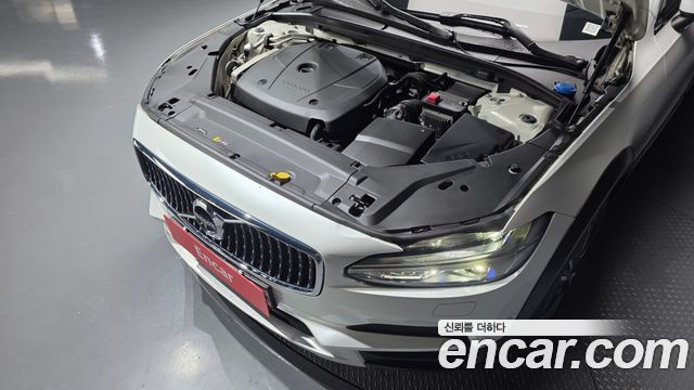 Volvo V90 Cross Country T5 Pro AWD 2019 — фото 6