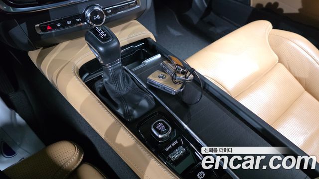 Volvo V90 Cross Country T5 Pro AWD 2019 — фото 9