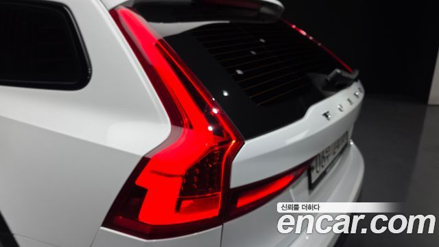 Volvo V90 Cross Country T5 Pro AWD 2019 — фото 23