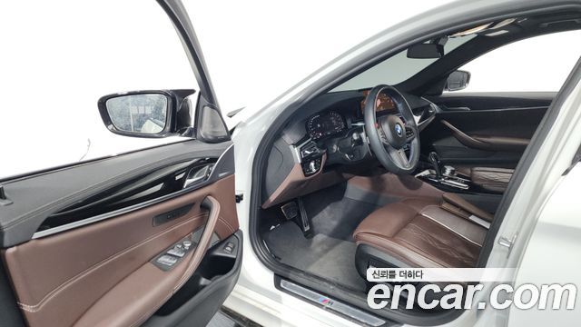 BMW 5 Series (G30) 530i M Sport Package 2022 — фото 10